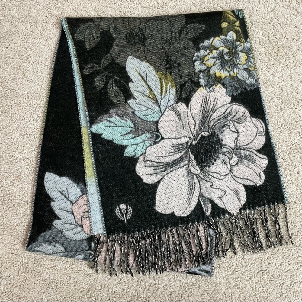 GORGEOUS Genuine WITTCHEN Grey FLORAL Pure CASHMERE Fringe Edge SCARF